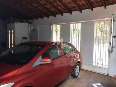 3 - Garagem/estacionamento