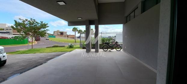 2 - Garagem/estacionamento
