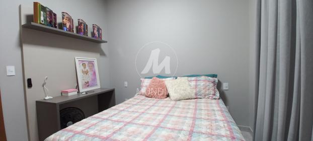 18 - Dormitorio