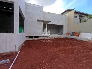 4 - Garagem/estacionamento