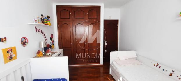 24 - Dormitorio