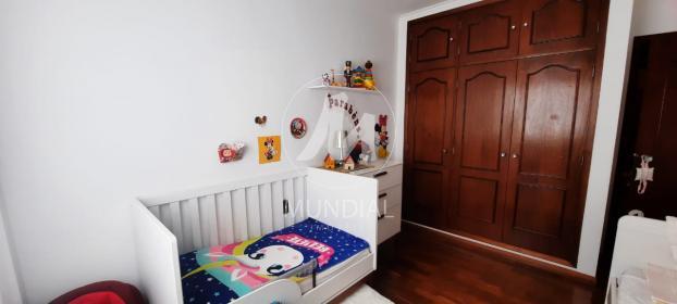 25 - Dormitorio