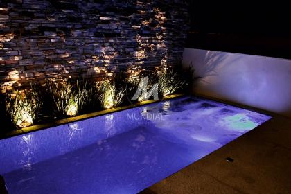 11 - Piscina