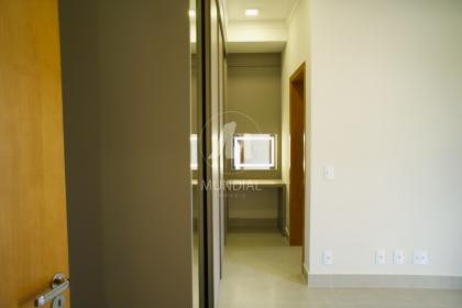 9 - Closet