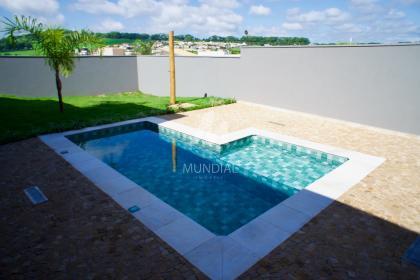 26 - Piscina