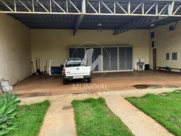 4 - Garagem/estacionamento