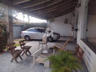 5 - Garagem/estacionamento