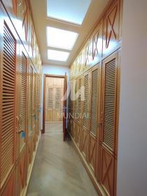 14 - Closet