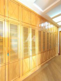 13 - Closet