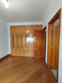 18 - Dormitorio