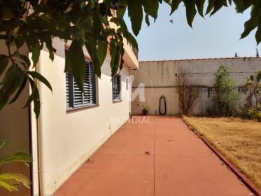 23 - Quintal/corredores