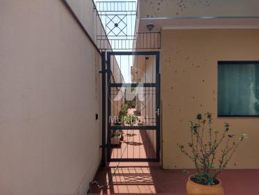 25 - Quintal/corredores