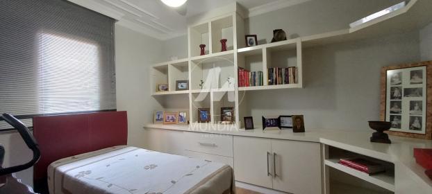 12 - Dormitorio