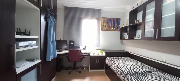 18 - Dormitorio