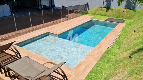 14 - Piscina