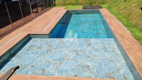 17 - Piscina