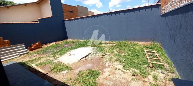 8 - Quintal/corredores