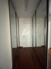 33 - Closet