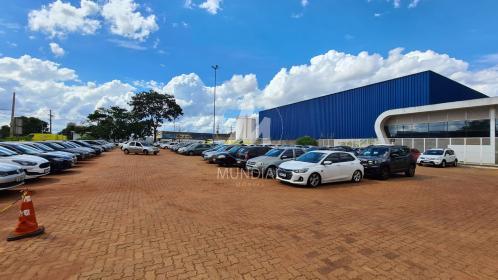 3 - Garagem/estacionamento