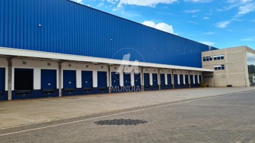 8 - Garagem/estacionamento