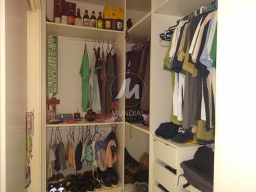 26 - Closet