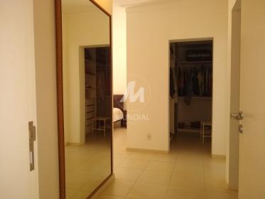 27 - Closet