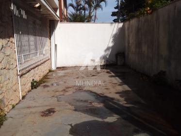 3 - Garagem/estacionamento