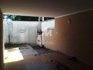 4 - Garagem/estacionamento