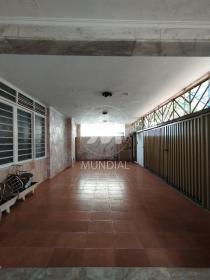 2 - Garagem/estacionamento