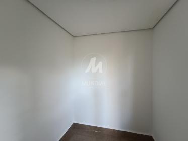 13 - Closet