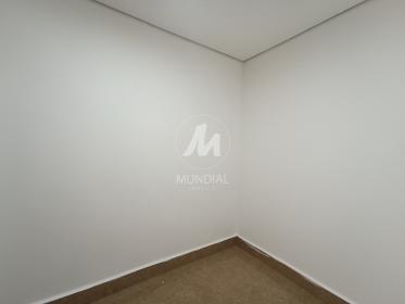 14 - Closet