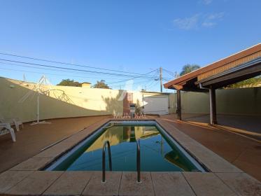 25 - Piscina