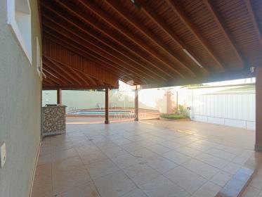 29 - Garagem/estacionamento