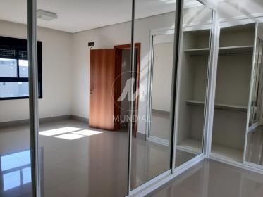 20 - Closet