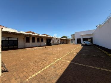 12 - Garagem/estacionamento