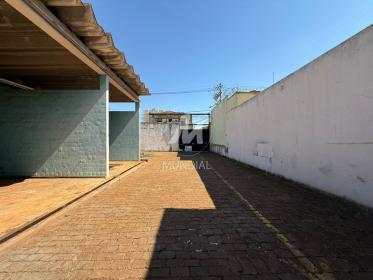 13 - Garagem/estacionamento