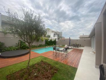 10 - Piscina