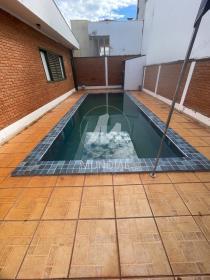 23 - Piscina