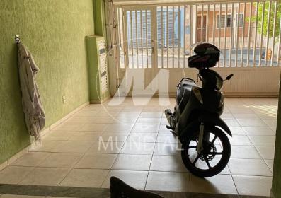 3 - Garagem/estacionamento