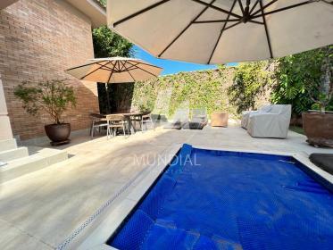 24 - Piscina