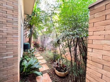 27 - Quintal/corredores