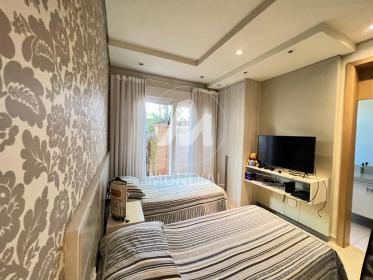 28 - Suite