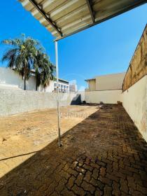 23 - Garagem/estacionamento