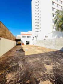 24 - Garagem/estacionamento