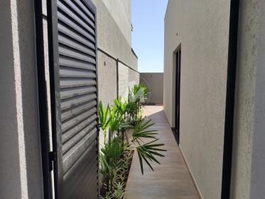 12 - Quintal/corredores