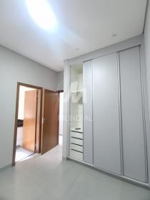 12 - Dormitorio