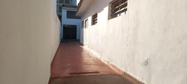 12 - Garagem/estacionamento