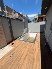 13 - Piscina