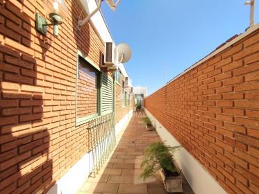 24 - Quintal/corredores