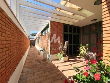 25 - Quintal/corredores